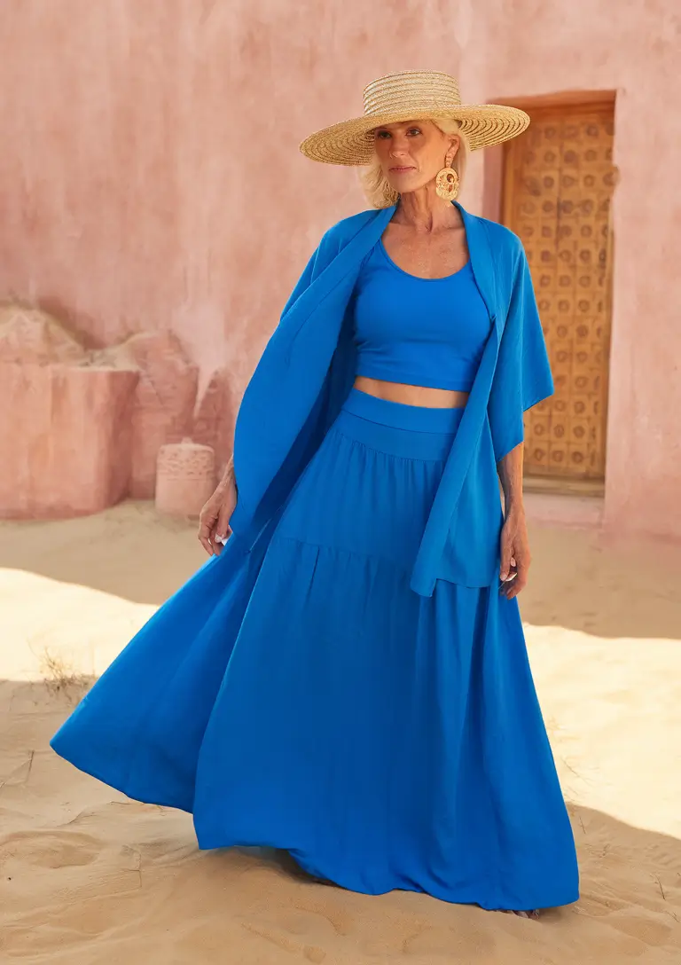 20 стильних літніх нарядів для жінок старше 50 років – мода 2025