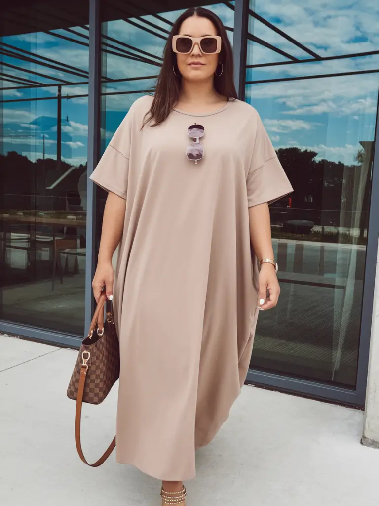 Літо 2025: 20 стильних ідей вбрання для жінок великих розмірів