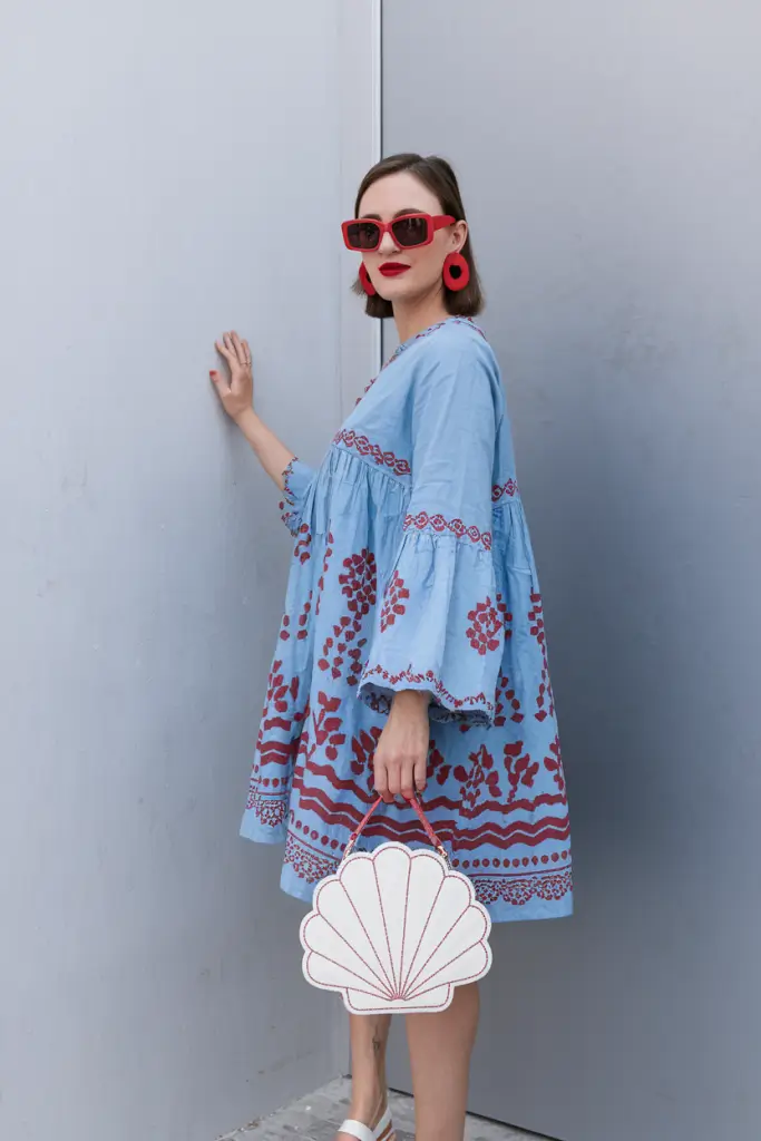 Тренды летней одежды 2025: 17 стильных образов и идей