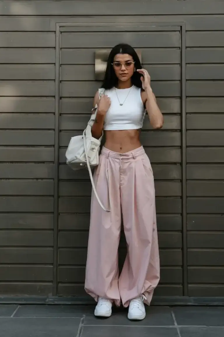 Тренды летней одежды 2025: 17 стильных образов и идей