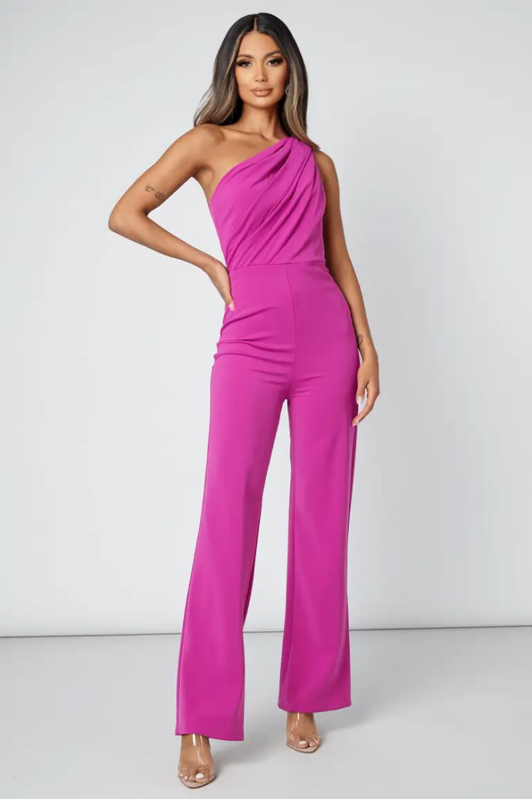 Що одягнути мамі на останній дзвоник 2025 — стильні образи й поради