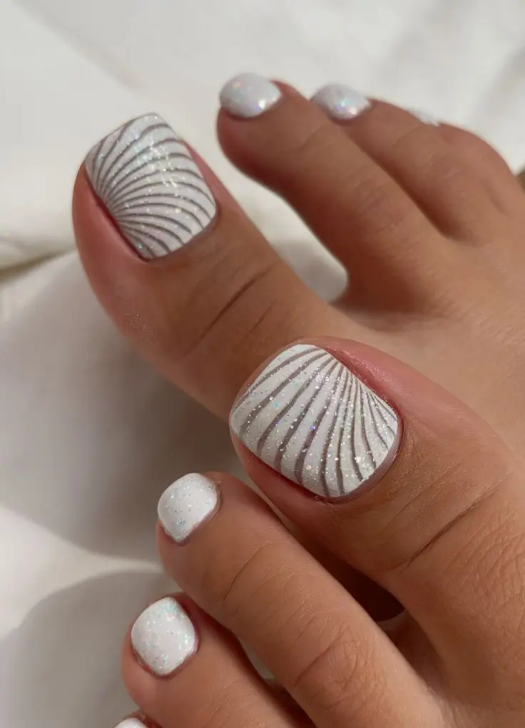 Модний літній дизайн для педикюру 2025: 20 трендових ідей