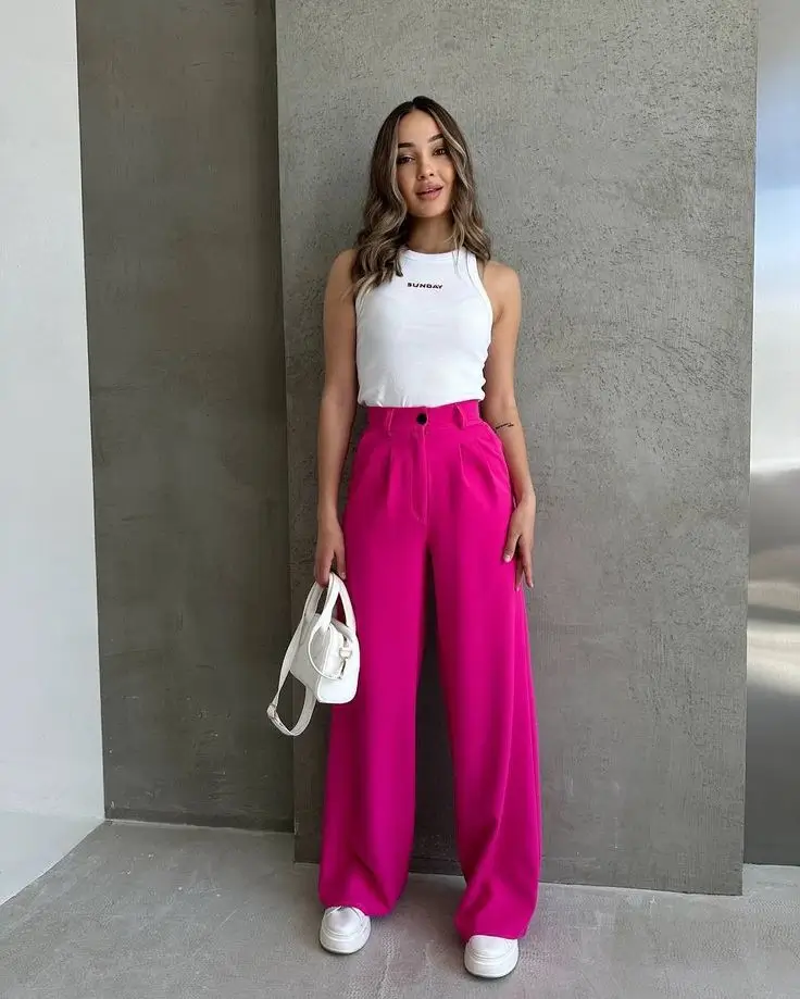 18 стильных идей летнего гардероба 2025, которые стройнят фигуру