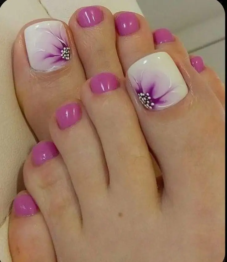 Модный летний дизайн для педикюра 2025: 20 лучших идей