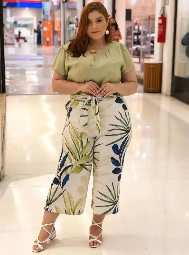 Летняя мода 2025 для полных женщин: 20 стильных идей