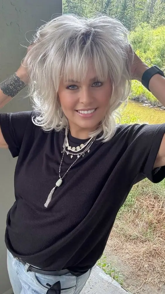 15 омолаживающих оттенков волос на лето 2025 для женщин после 40 лет