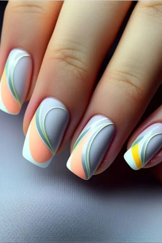 20 стильных идей летнего маникюра для женщин после 50 лет