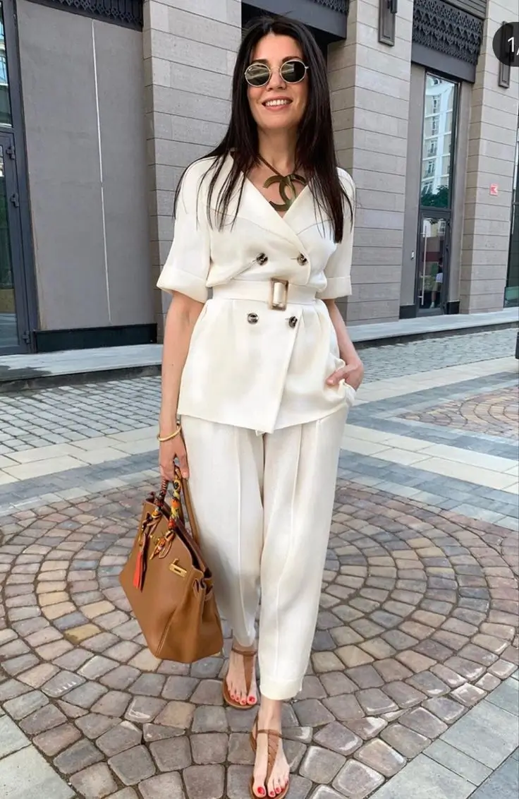 Летние образы на работу: как выглядеть стильно и чувствовать себя комфортно