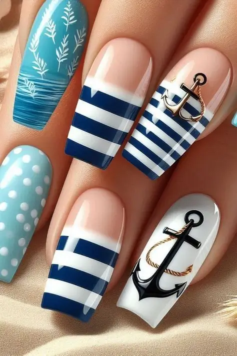 Базовый летний маникюр 2025: 15 идей стильного и простого дизайна