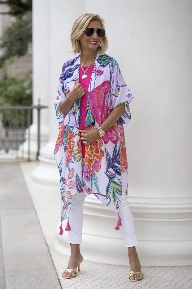 Что надеть после 50 лет летом 2025: 15 стильных образов для женщин