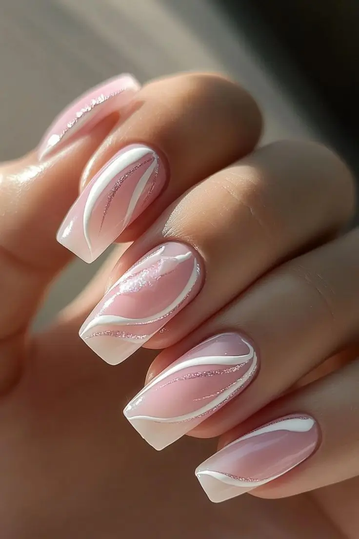 Ніжний рожевий манікюр — тренд літа 2025: 15 стильних ідей