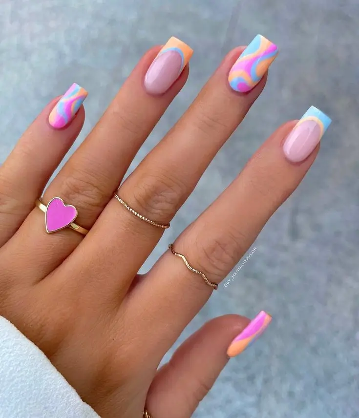 18 лучших идей летнего маникюра 2025 на квадратные ногти