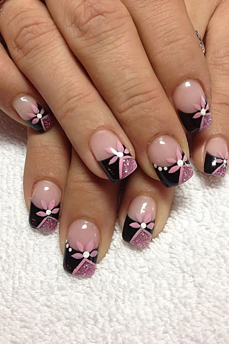 Трендовый летний френч 2025 на короткие ногти — 20 свежих идей