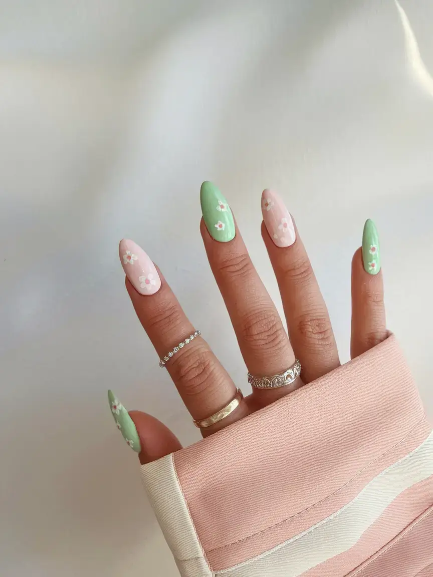 20 трендовых идей дизайна ногтей на июнь 2025 года