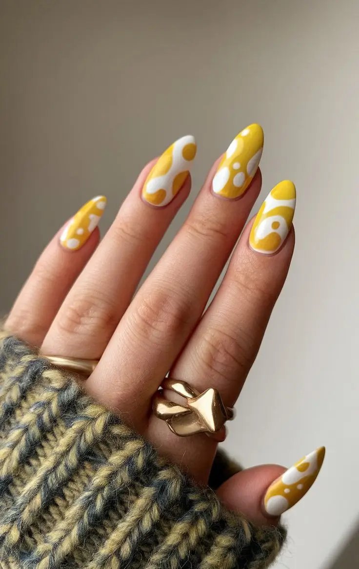 Тренд червня — яскравий жовтий манікюр! Найкращі 5 варіантів манікюру
