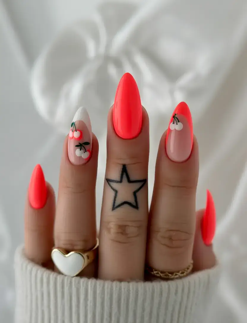 19 стильних ідей дизайну нігтів для літньої відпустки 2025