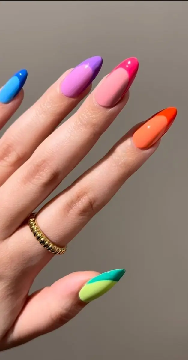 20 ідей літнього френча — модний манікюр на літо 2025