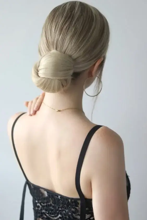 Прості літні зачіски для довгого волосся 2025: 15 трендових ідей