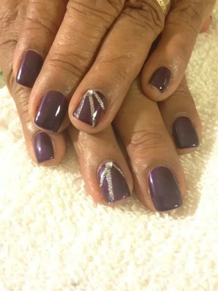 15 новинок у літньому дизайні нігтів для жінок після 60 років