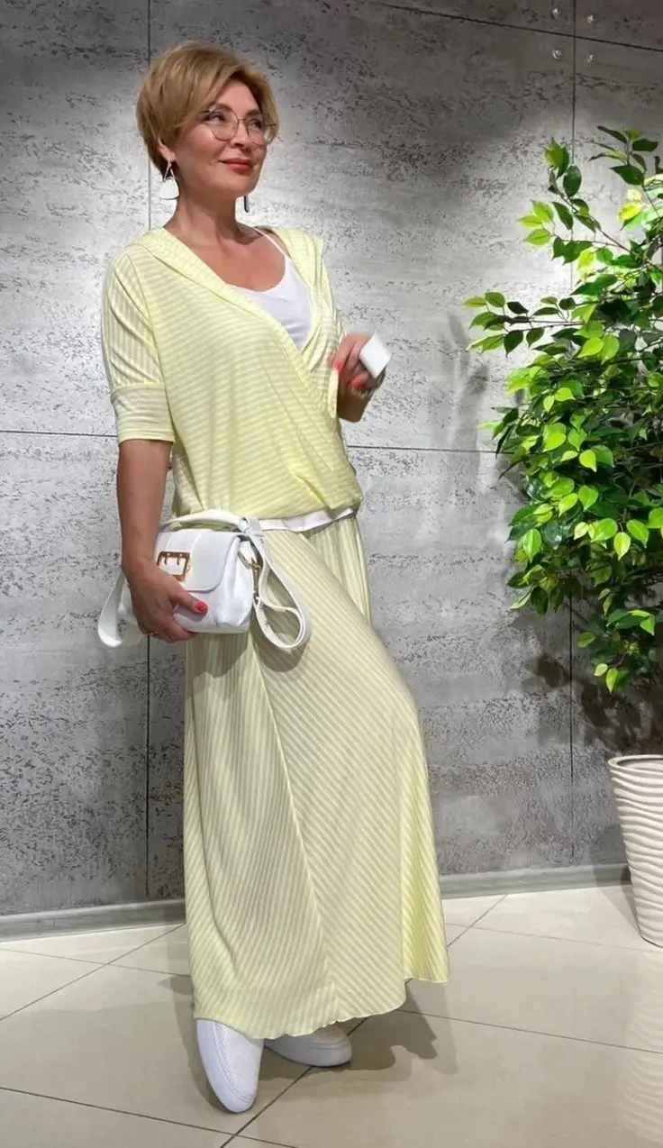 Модний літній омолоджуючий гардероб для жінок після 50 років: 15 стильних рішень