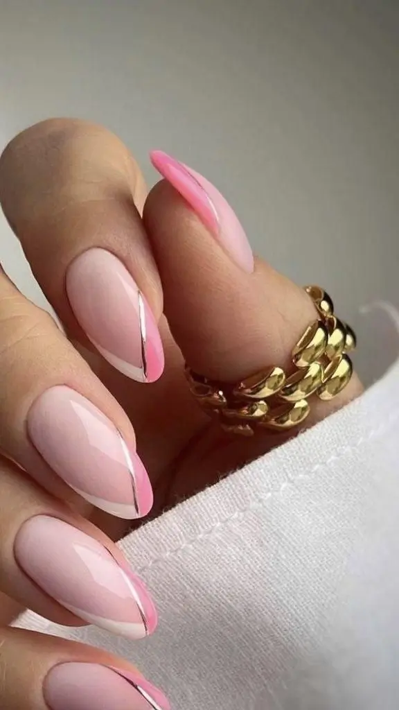 20 ідей літнього френча — модний манікюр на літо 2025