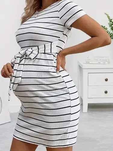 Літня мода для вагітних 2025: стильні образи та практичні поради