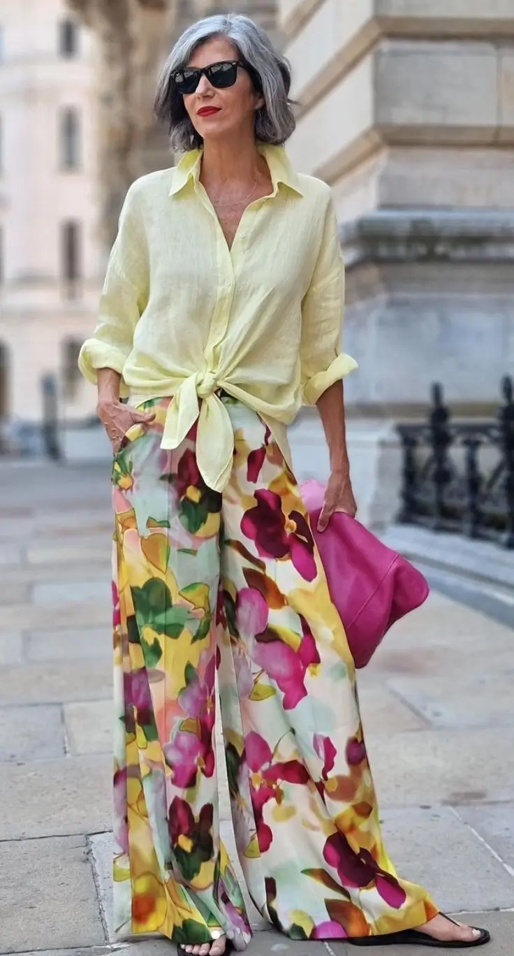 Что надеть после 50 лет летом 2025: 15 стильных образов для женщин