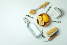 Лимоны и средства для уборки