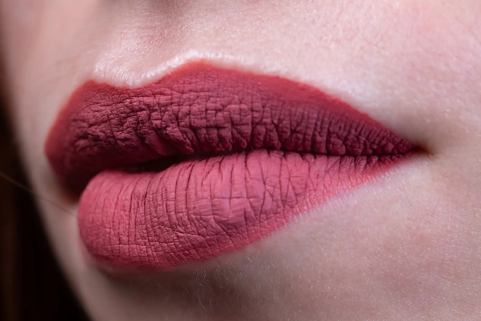 Губи з матовою помадою