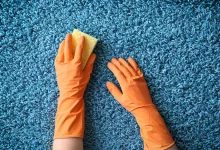 чистить ковер