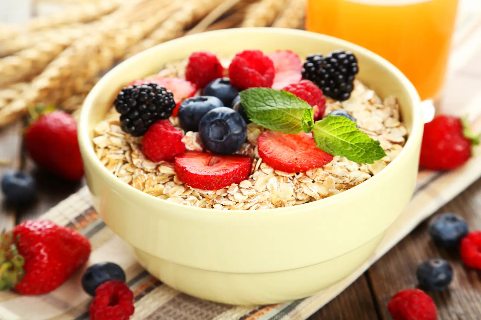 Вівсянка з ягодами