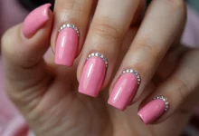 Трендові ідеї рожевого манікюру на літо 2025