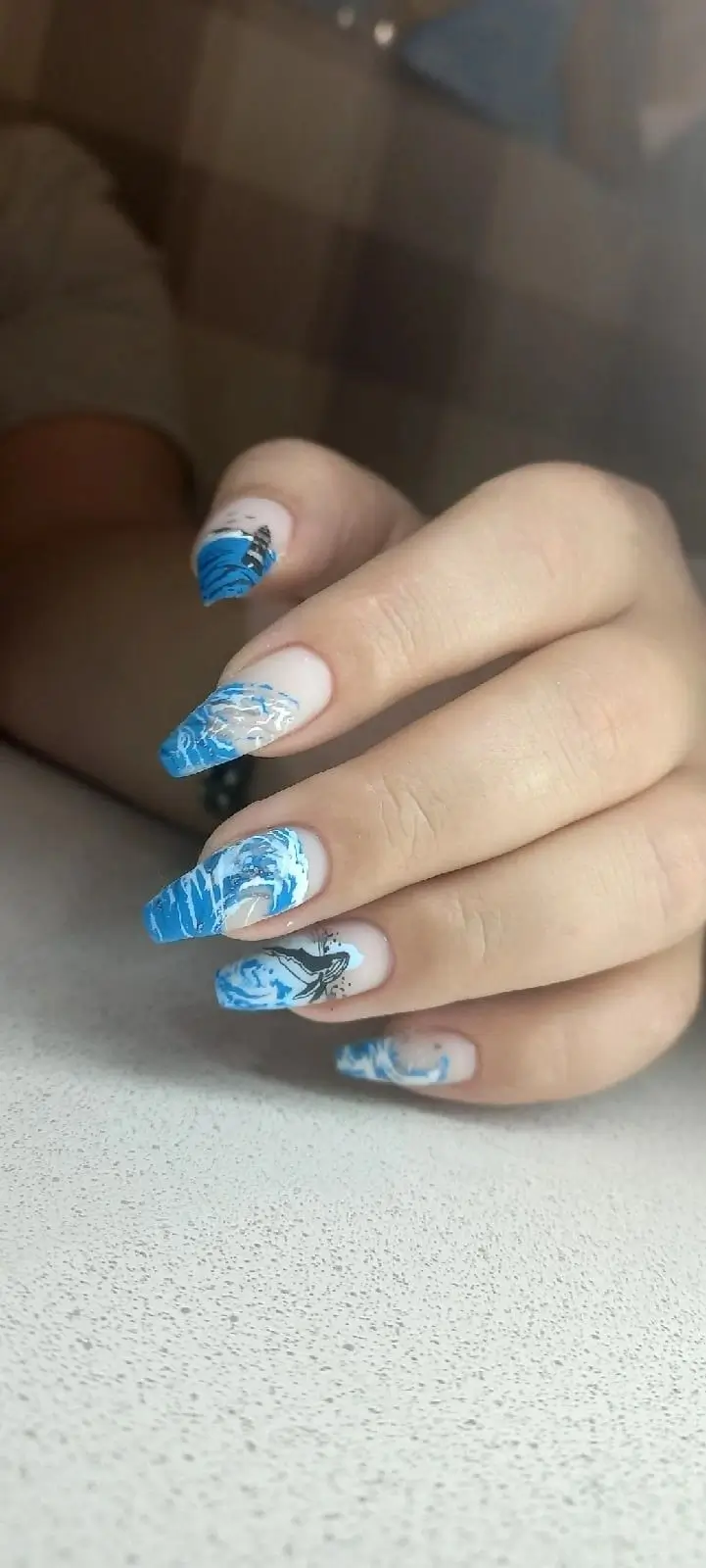 Хвилі океану: nail art з морською душею