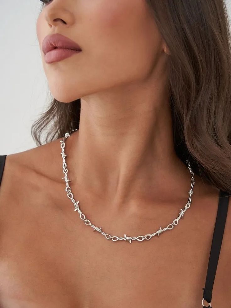 Серебряные цепочки: элегантность и универсальность
