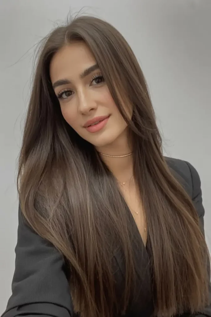 ТОП-40 Модних Ідей: Темно-Коричневий Колір Волосся 2026 – Глибоке Сяйво!