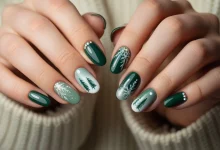 Зелені Зимові Нігті 2026: 54 Свіжі Дизайни, Що Підкорять Серця!