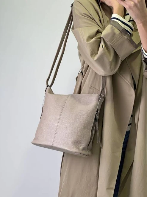 bag Сумка жіноча шкіряна бежева класична середня, довгий ремінець, фактурна шкіра, Італія FashionMix $2390