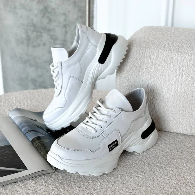 shoes Кросівки жіночі шкіряні білого кольору на масивній підошві marise.com.ua $2450