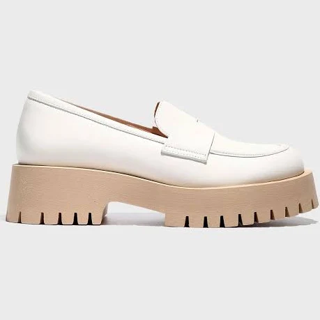 shoes Жіночі білі шкіряні лофери Білий 40 Respect 37360-120 OFFWHITE md-fashion.ua $2229
