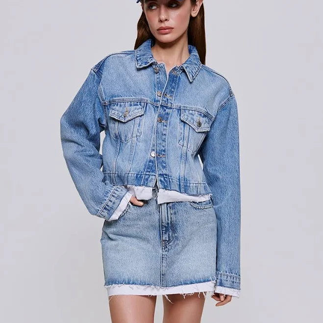 outerwear Papaya | жіноча джинсова куртка синя s оверсайз з накладними кишенями, коміром і металевими ґудзиками 100 % бавовна джинсовка papaya.ua $897