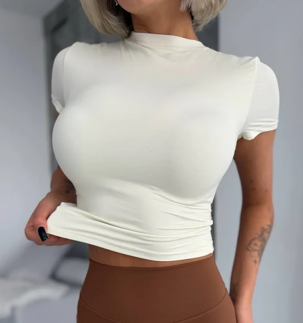 топи Жіноча кроп-футболка Second Skin | слонова-кістка topsfit $745