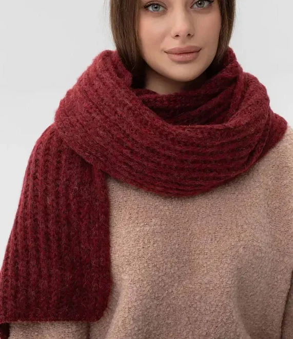 accessory Жіночий в'язаний бордовий шарф Sewel 4038928 StreetWear $700